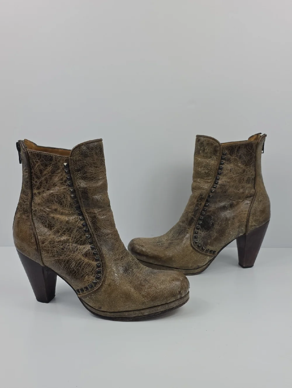 Calleen Cordero distressed Brown Studded Leather Women's‎ Ankle Boots Size 8.5